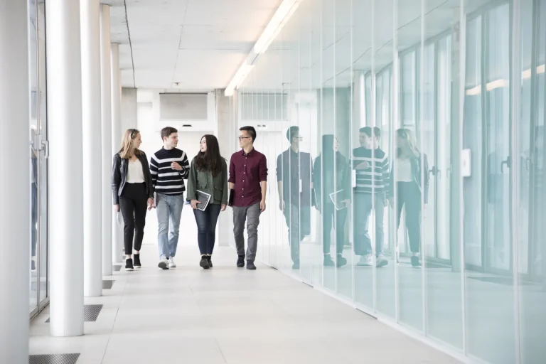 Hãy để Bocconi nhìn thấy đúng bạn